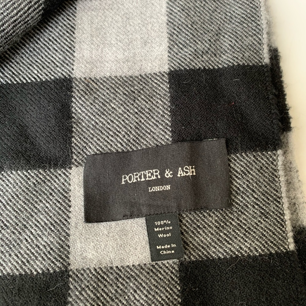 Porter and Ash London 100% Wool Scarf - Picture 4 of 4
